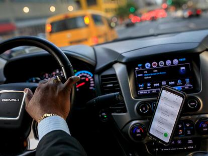 Johan Nijman, conductor de Uber, circula por Nueva York, en agosto de 2018.