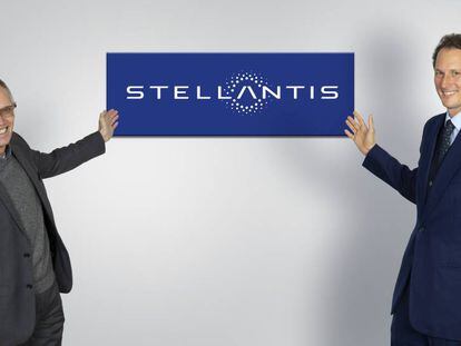 El consejero delegado y el presidente de Stellantis, Carlos Tavares John Elkann, respectivamente.