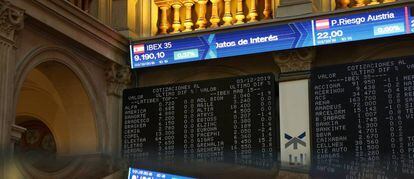 Vista de un panel de la Bolsa de Madrid del principal indicador de la Bolsa española.