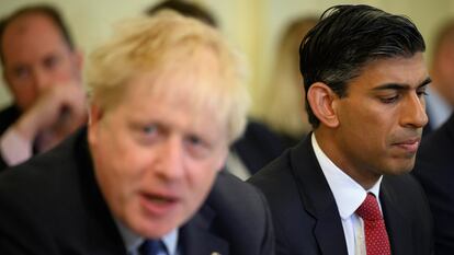Johnson y Sunak, en Downing Street en 2022.