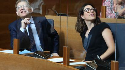 Ximo Puig y Aitana Mas en el primer pleno de las Cortes valencianas con Mas como vicepresidenta.
