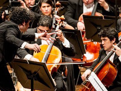 Gustavo Dudamel terminó su concierto en Madrid con el 'Alma llanera'.