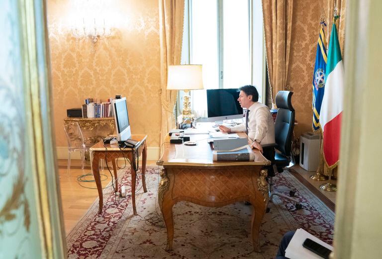 El primer ministro italiano, Giuseppe Conte, en una videoconferencia, el miércoles en Roma.