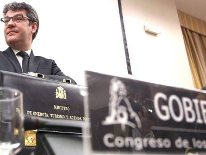  El ministro de Energia y Turismo, Alvaro Nadal en la Comision de Energia y Turismo en el Congreso de los Diputados.