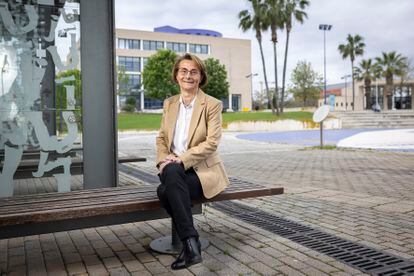Eva Alcón, rectora de la UJI, en el ágora del campus de Castellón.