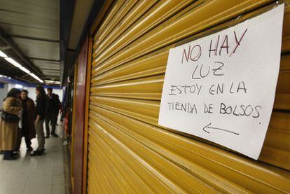 Copistería del metro de plaza Castilla, que echó el cierre porque sin electricidad las fotocopiadoras no funcionan.