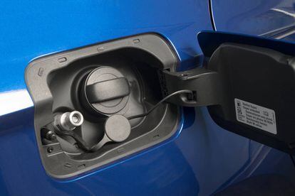 Toma doble de depósito del Seat León TGi.