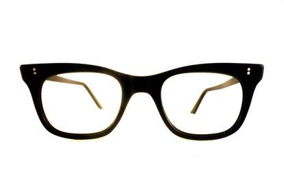 La Gran Bretaña más Sixties: gafa idéntica a la que lució el líder de los Smiths, Morrisey. Disponible en la tienda on line gafavintage (c.p.v).