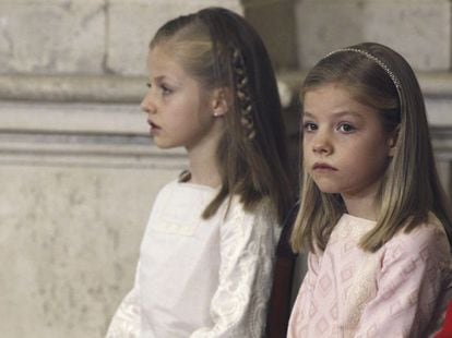 La Princesa Leonor y la infanta Sofía durante la ceremonia