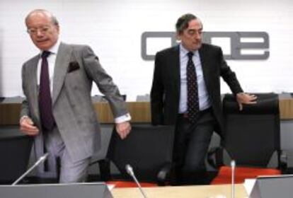José Luis Feito, presidente de la Comisión de Economía de CEOE y presidente del Instituto de Estudios Económicos (izquierda) junto al presidente de CEOE, Juan Rosell.