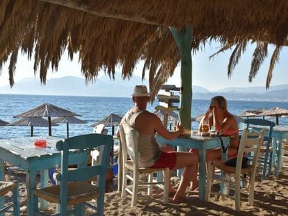 Chiringuitos y terrazas: ¿paraísos al aire libre o timos para turistas?