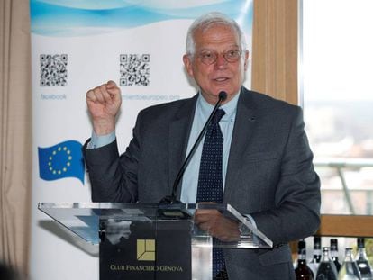 El ministro de Asuntos Exteriores, Josep Borrell, interviene durante el encuentro con el Consejo Federal Español del Movimiento Europeo.