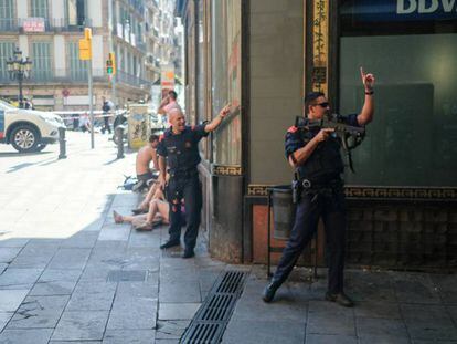 Actuación de los Mossos durante el atentado de La Rambla de Barcelona del 17 de agosto.