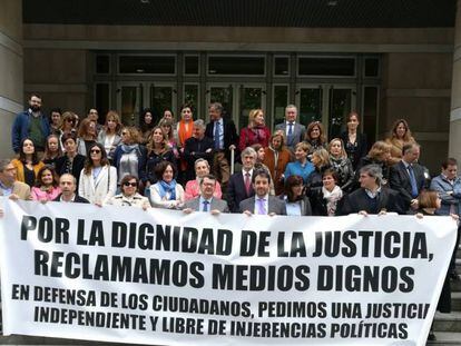 Concentración de jueces ante el Tribunal Superior de Justicia del País Vasco, el 17 de mayo. 
