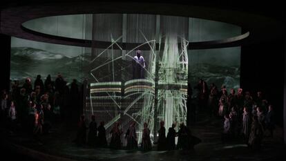 Cantantes del Cor de la Generalitat, durante un ensayo de la ópera 'Otello', que se representa en el Palau de les Arts.