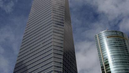 La Torre de Cristal, en la llamada zona de las Cuatro Torres, en el norte de Madrid.