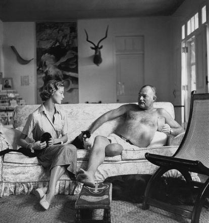 Jean Patchett y Ernest Hemingway en La Habana. Vogue, noviembre de 1950.