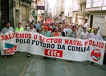Cabeza de la manifestación de ayer en Ferrol para garantizar el futuro de los astilleros de Izar.
