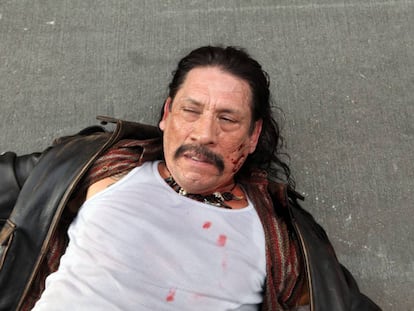 Danny Trejo en 'Machete'. De esta salió vivo, pero casi nunca tiene tanta suerte.