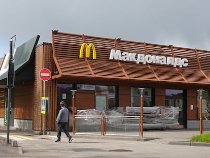 Vista de uno de los restaurantes de McDonald's cerrados en Podolsk, a las afueras de Moscú, el pasado lunes.