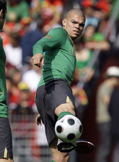Pepe, durante un entrenamiento con Portugal.