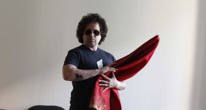 Andrés Calamaro este jueves en su casa de Madrid.