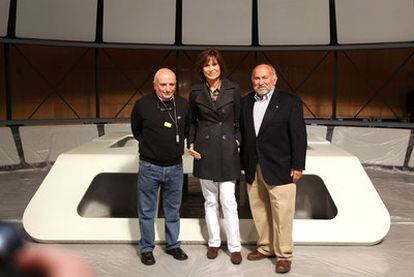 Fernando Navarrete (izquierda), Concha García Campoy y Pepe Carbajo, en el plató del debate.