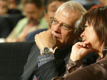 Cristina Narbona y Josep Borrell, en la clausura de la Conferencia Política del PSOE celebrada en Madrid en septiembre de 2006.