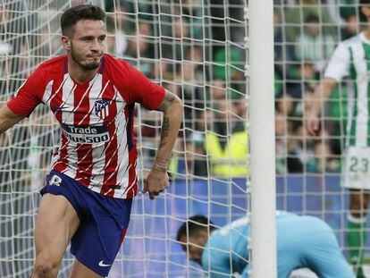 Sa&uacute;l celebra su gol. 