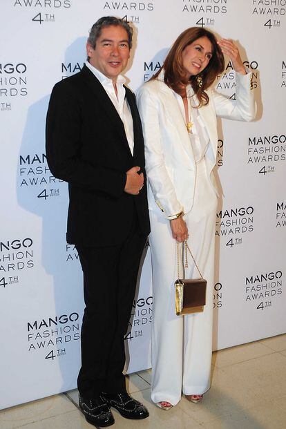 Boris Izaguirre, un clásico ya en los Mango Fashion Awards, acudió con Ana García Siñeriz de blanco impoluto.