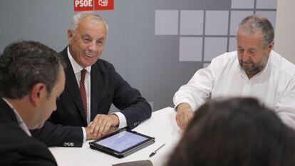 Pachi V&aacute;zquez durante la reuni&oacute;n del PSdeG