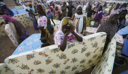 Civiles huidos tras un ataque de Boko Haram y refugiados en noviembre en el campo de Yola, en Nigeria