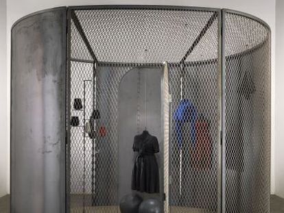 Cell (Black Days) (2006). de Louise Bourgeois.