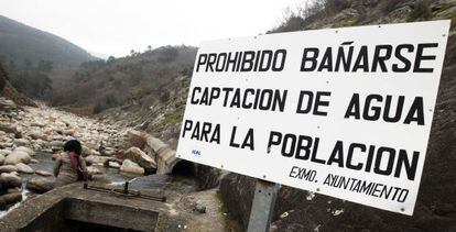 Garganta de agua que abastece el municipio de Candeleda (Ávila).