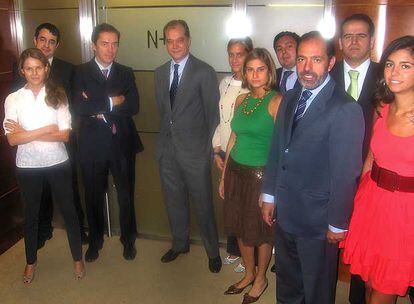 Equipo directivo de Eolia Renovables con Miguel Solís, tercero a la izquierda y Jorge Mataix, con barba, vicepresidente de Nmás1.