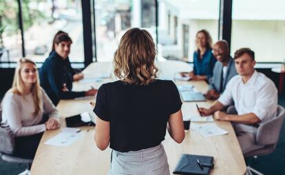 El ejercicio de la empatía es uno de los retos del líder: entrenar la capacidad de entender a los miembros del equipo, conocer sus necesidades y su manera de trabajar.