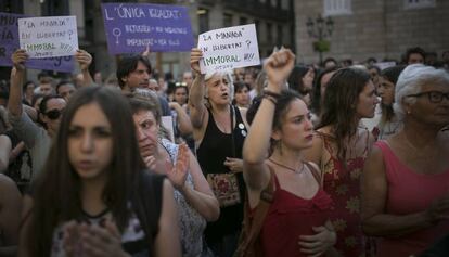 Manifestació aquest dijous a la Plaça Sant Jaume en contra de la posada en llibertat de la Manada