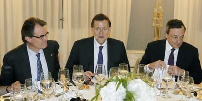 El presidente de la Generalitat de Catalu&ntilde;a, Artur Mas, el presidente del Gobierno, Mariano Rajoy y el presidente del Banco Central Europeo, Mario Draghi.