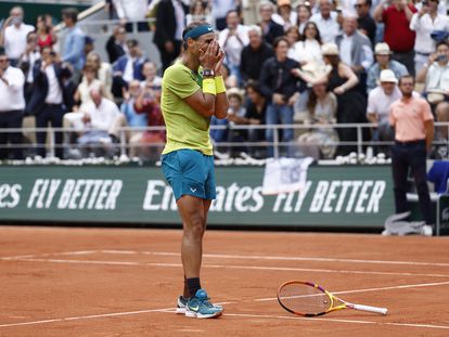 Rafael Nadal llora de emoción este domingo tras el último punto de la final de Roland Garros ante Casper Ruud.