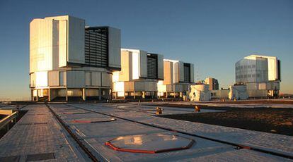 Conjunto de telescopios VLT, del Observatorio Europeo Austral (ESO) en Cerro Paranal (Chile). Cada telescopio tiene un espejo de ocho metros de diámetro