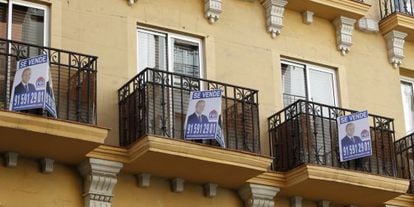 Anuncios de venta de viviendas en Madrid.