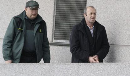 El concejal de Seguridad de Santiago de Compostela, Albino Vázquez Aldrey llegando a los juzgados