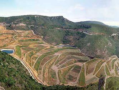 Vista de la restauración paisajística del vertedero del Garraf, de Batlle, Roig y Galí-Izard, que ha ganado el premio del World Architecture Festival en la categoría de reciclaje.