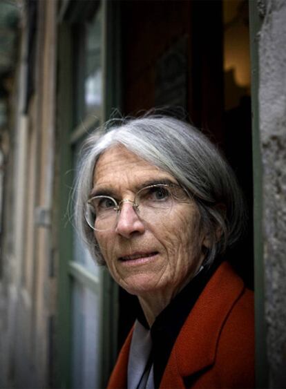 La escritora Donna Leon.