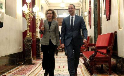 La presidenta del Congreso de los Diputados, Meritxell Batet y el vicepresidente primero del Congreso, Alfonso Rodríguez Gómez de Celis, a su llegada a la reunión de la Mesa.