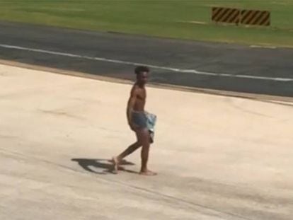 Detienen a un hombre que saltó en calzoncillos a una pista del aeropuerto de Atlanta