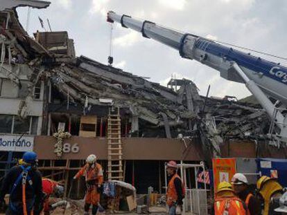 Fue rescatado el último cuerpo bajo los escombros del edificio tras el terremoto del 19S. El inmueble se ha convertido en un ejemplo de solidaridad, corrupción y desprecio institucional