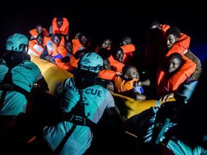 La ONG alemana  Lifeline  los rescató frente a la costa de Libia