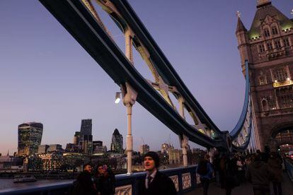 Vista de la City de Londres desde el Puente de la Torre.