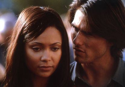 Thandie Newton y Tom Cruise en 'Misión: Imposible 2', en el año 2000